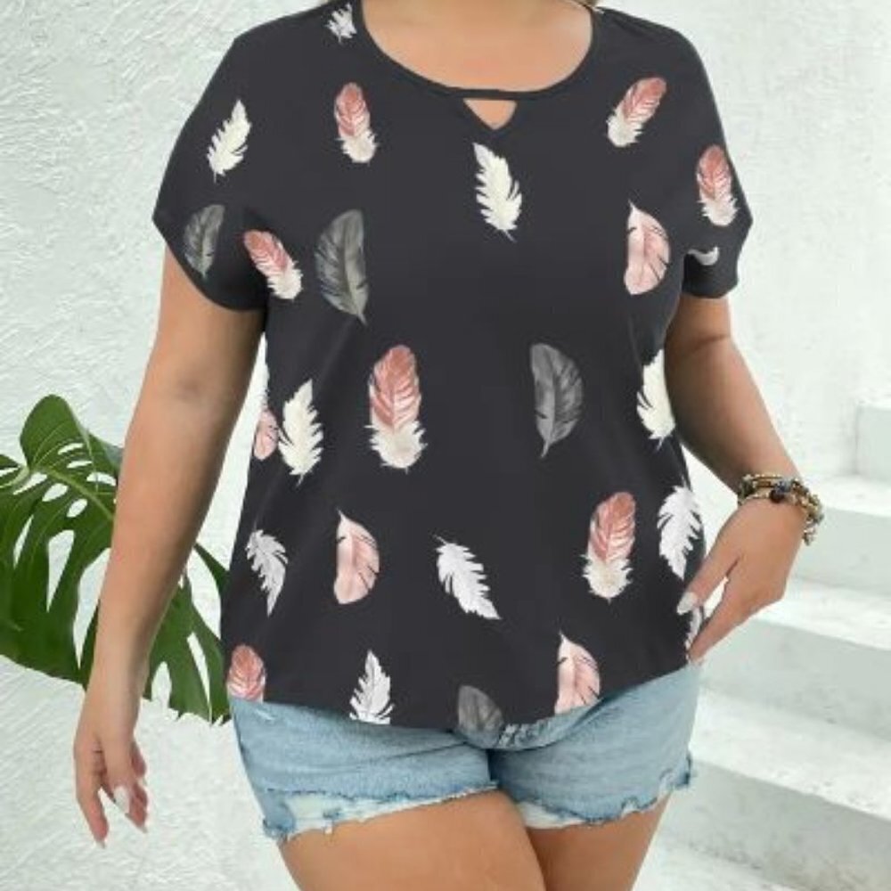 Plus Size Casual Blouse, Women's Plus Feather Print Cut Out Cap Sleeve Blouse